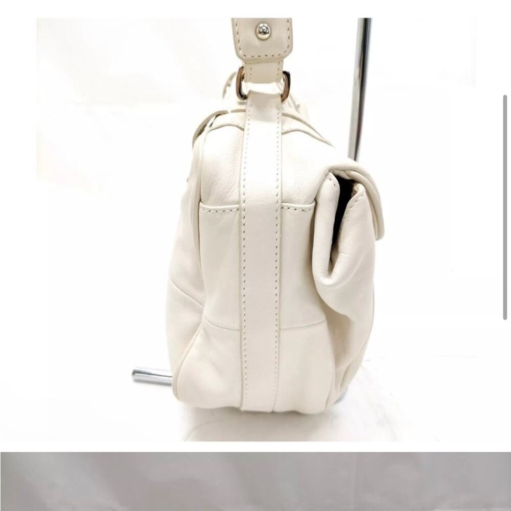 Salvatore Ferragamo cream leather handbag - Picture 4 of 13